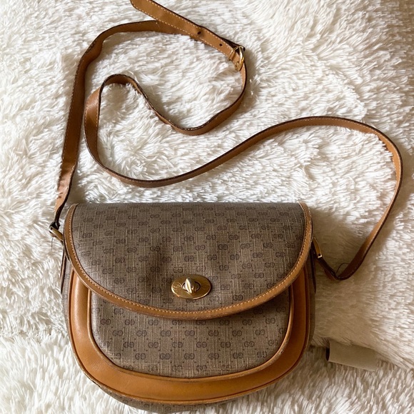 Gucci Handbags - * gucci crossbody *